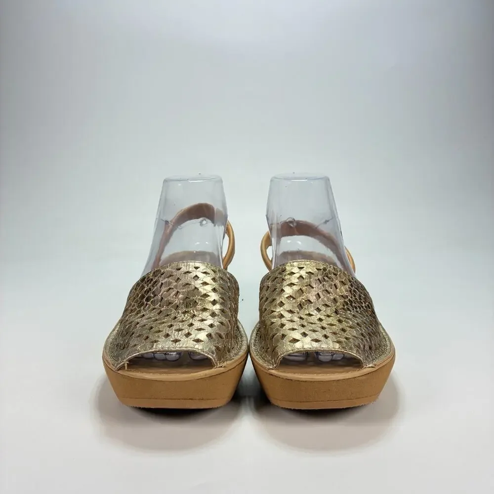 Kenneth Cole Reaction Fine Glass 2 Gold Laser Cut Wedge Sandals Womens Siz7.5M
